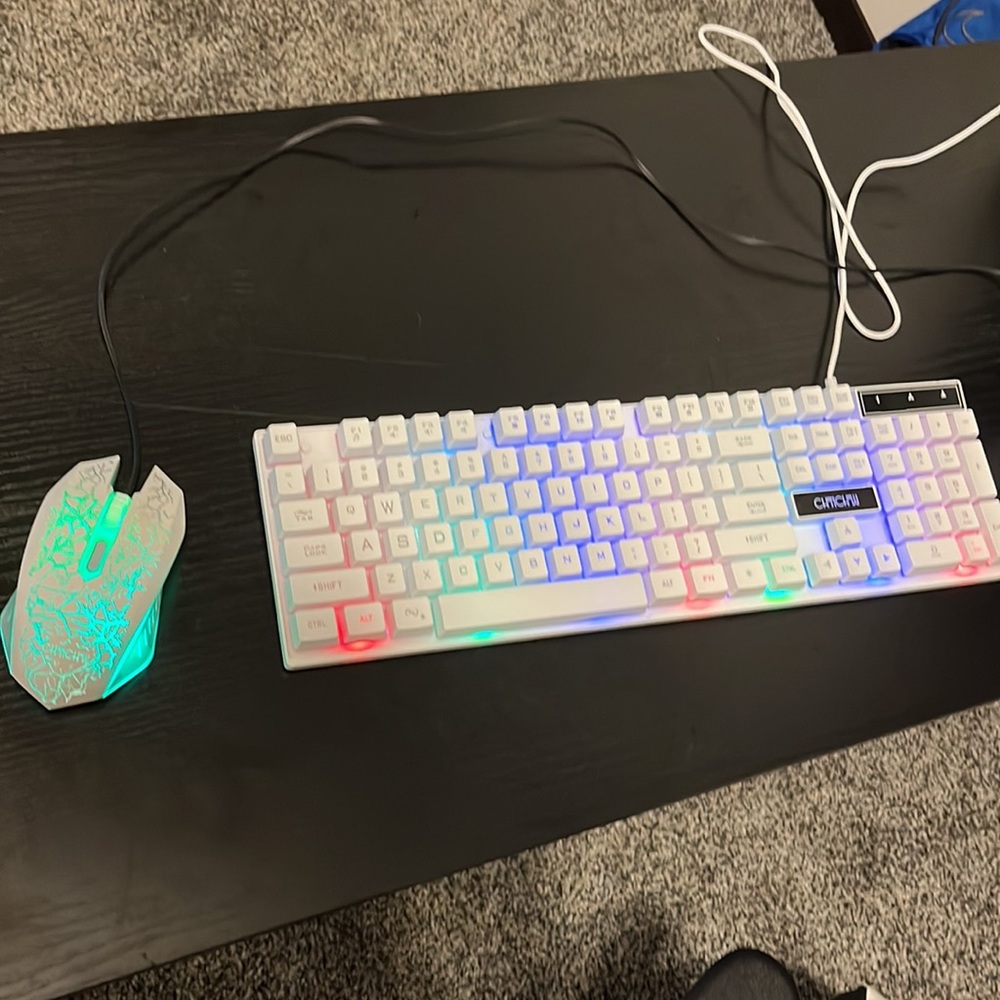 Chonchow White Keyboard and Mouse Set